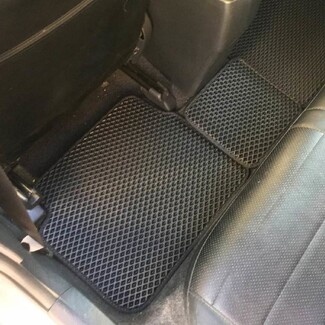 Ворсовые коврики на Toyota Corolla Axio (E14) 2006 - 2012 в Шахтах Ворсовые коврики на Toyota Corolla Axio (E14) 2006 - 2012 в Шахтах