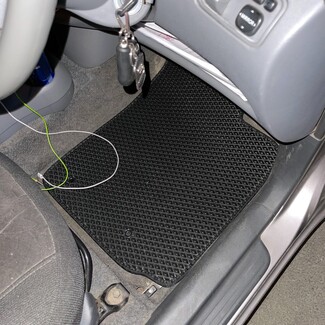 Ворсовые коврики на Toyota Vitz I 1998 - 2005 в Шахтах Ворсовые коврики на Toyota Vitz I 1998 - 2005 в Шахтах