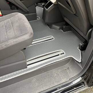 Коврики на Volkswagen Multivan (T7) 2021&nbsp;-&nbsp;2026 в Шахтах