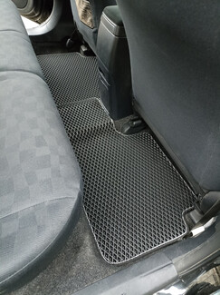 Ворсовые коврики на Toyota Corolla Axio (E14) 2006 - 2012 в Шахтах Ворсовые коврики на Toyota Corolla Axio (E14) 2006 - 2012 в Шахтах